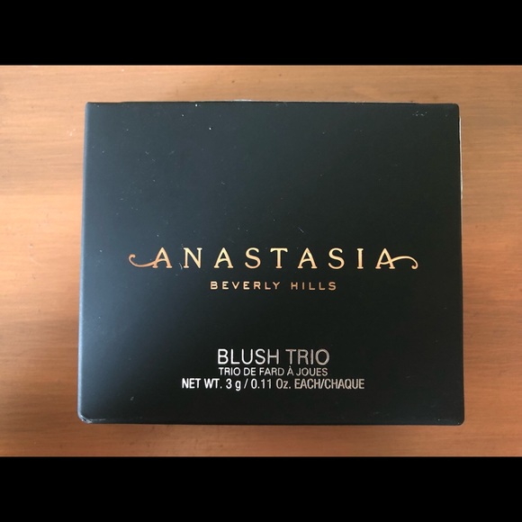 🆕 NWT ABH Blush Trio in “pool party” - Picture 5 of 7